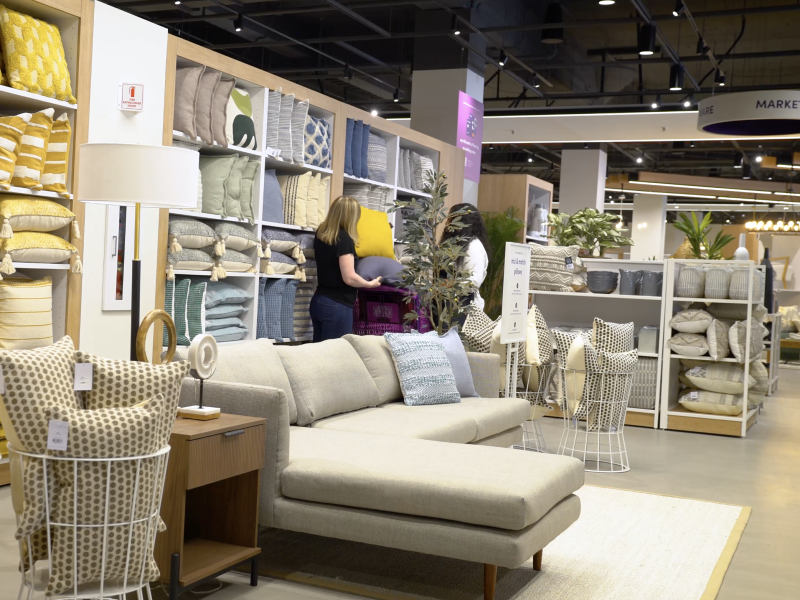 Customer Browsing.png