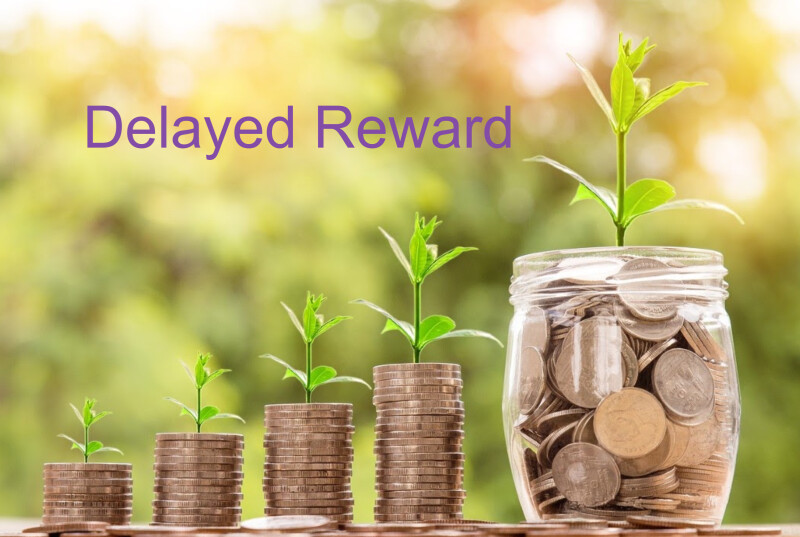 increasingly large stacks of coins growing increasingly larger plants