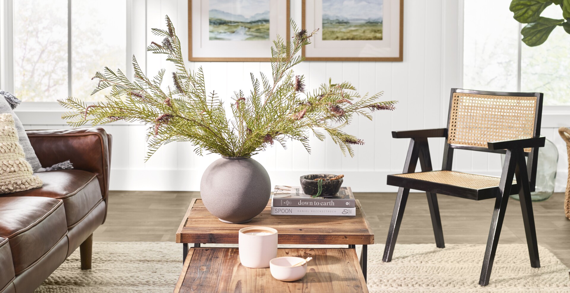 2021_EB_CoastalFarmhouse_EB000336_AW_02_Living_V1_043.jpg